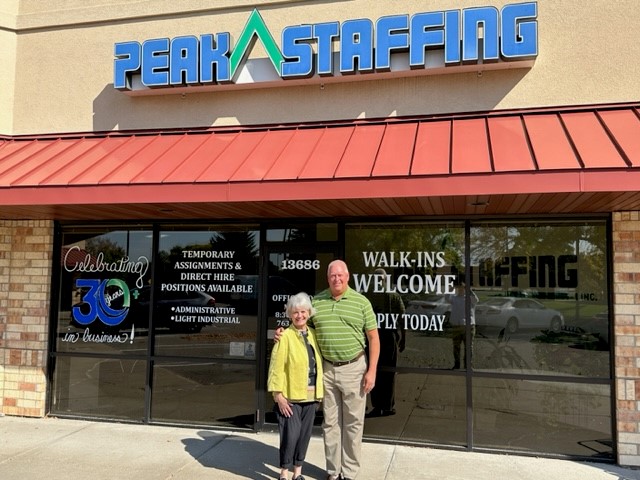 agencia de empleo en Maple Grove